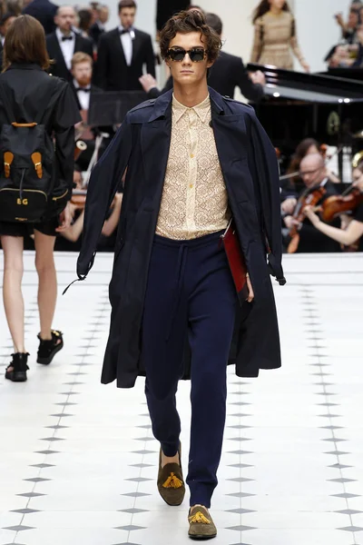 Look 17
